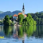 Apartma Bogi *